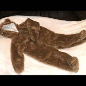 Carter’s Sherpa Hooded Bunting (Bear suit)